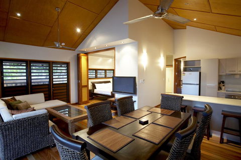 Pure Magnetic Villa 9 - Tourism Noosa 7