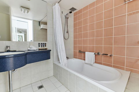 Novotel Cairns Oasis Resort - Tourism Noosa 2
