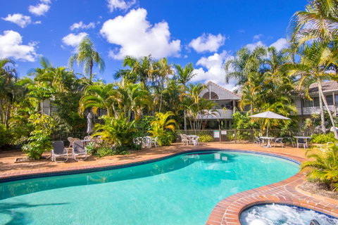 Bay Of Palms - Tourism Noosa 13