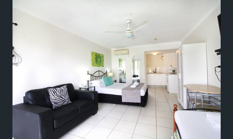Bay Of Palms - Tourism Noosa 25