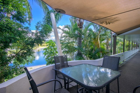 Bay Of Palms - Tourism Noosa 19
