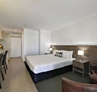 Smart Motels Bert Hinkler - Tourism Noosa
