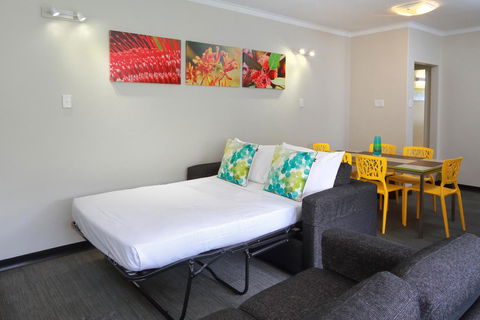 Palm Beach Hotel - Tourism Noosa 22