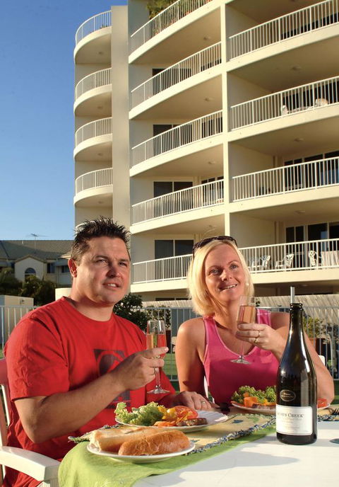 Fairways Golf & Beach Retreat Bribie Island - Tourism Noosa 11