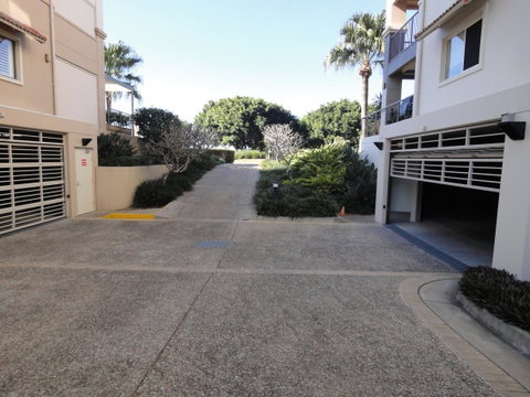 Waterfront Resort Villa With Buggy - Tourism Noosa 30