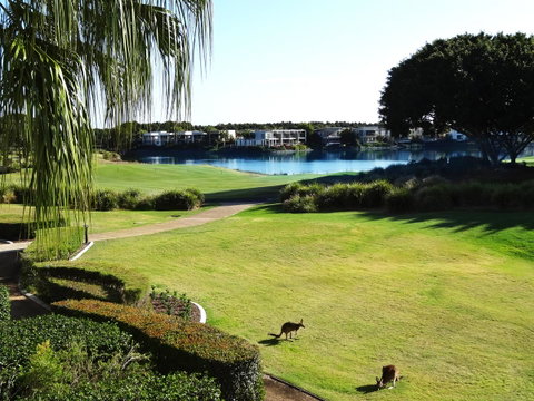 Waterfront Resort Villa With Buggy - Tourism Noosa 3