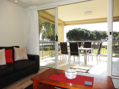 Waterfront Resort Villa With Buggy - Tourism Noosa 20