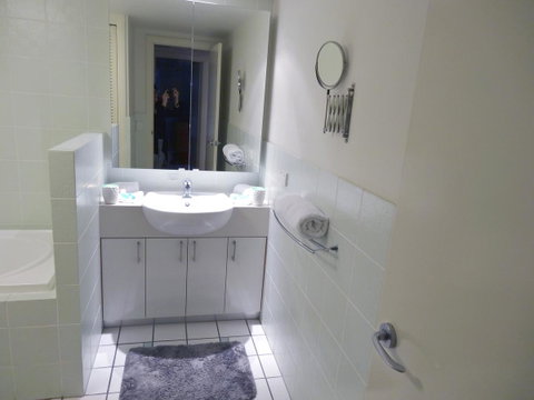 Waterfront Resort Villa With Buggy - Tourism Noosa 13