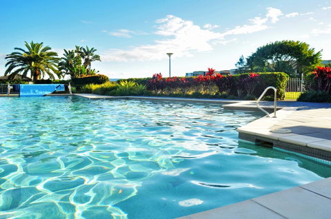Waterfront Resort Villa With Buggy - Tourism Noosa 23