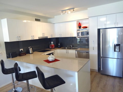 Waterfront Resort Villa With Buggy - Tourism Noosa 5