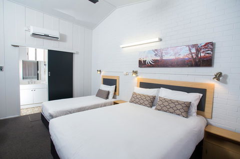 Downs Motel - Tourism Noosa 30