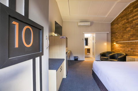 Downs Motel - Tourism Noosa 3
