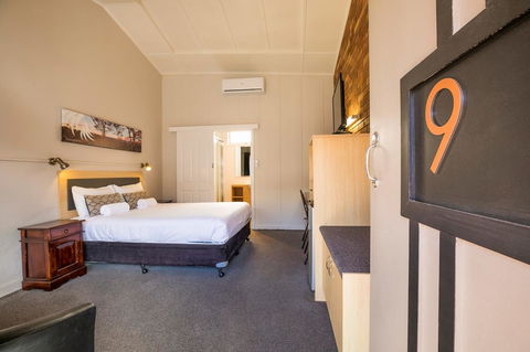 Downs Motel - Tourism Noosa 4