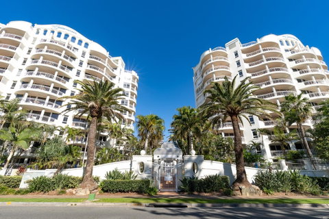 ULTIQA Burleigh Mediterranean Resort - Tourism Noosa 13