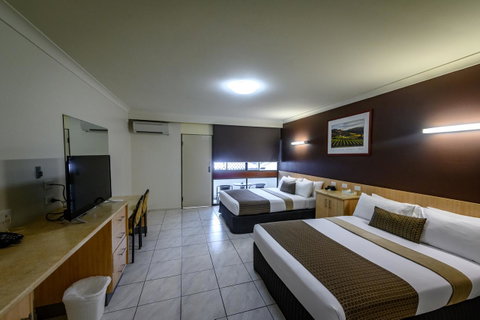 Reef Gateway Hotel - Tourism Noosa 0