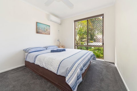Waterfront Theme Park Getaway - Tourism Noosa 9
