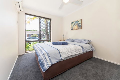 Waterfront Theme Park Getaway - Tourism Noosa 10