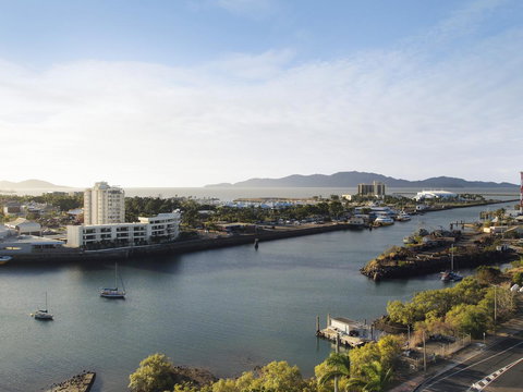 Oaks Townsville Metropole Hotel - Tourism Noosa 3