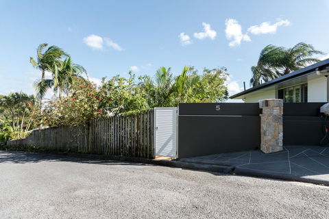 Private Guest Suite High On Currumbin Hill - Tourism Noosa 29