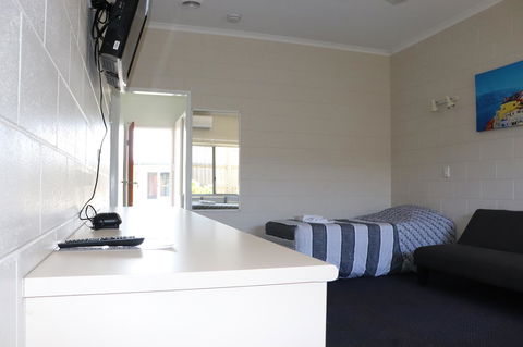 YAL Cairns - A Motel That Makes A Difference - Tourism Noosa 8