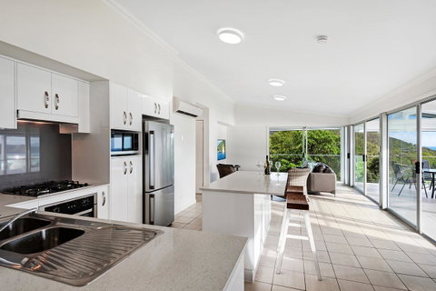 Oasis Apartments On Hamilton Island By HIHA - Tourism Noosa 38