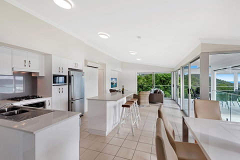 Oasis Apartments On Hamilton Island By HIHA - Tourism Noosa 40