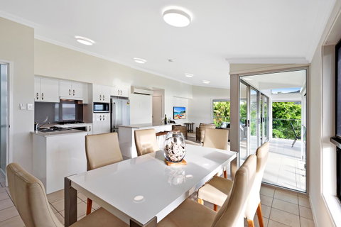 Oasis Apartments On Hamilton Island By HIHA - Tourism Noosa 39