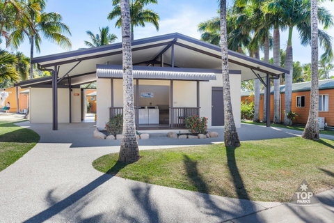 Tasman Holiday Parks - Airlie Beach - Tourism Noosa 8