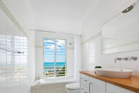 Nautilus On The Hill - Airlie Beach - Tourism Noosa 23