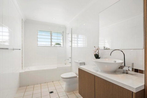 Nautilus On The Hill - Airlie Beach - Tourism Noosa 24