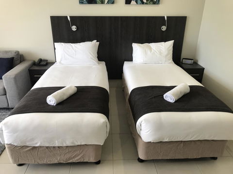 Sunshine Tower Hotel - Tourism Noosa 6