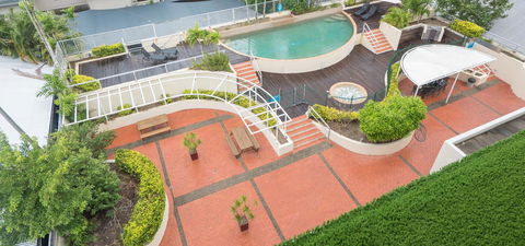 Sunshine Tower Hotel - Tourism Noosa 22