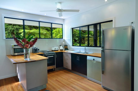 Misty Mountains Rainforest Retreat - Tourism Noosa 4