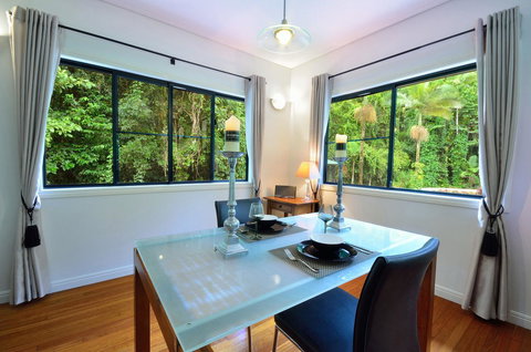 Misty Mountains Rainforest Retreat - Tourism Noosa 11