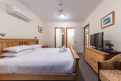 Paradise Penthouse At Waves - Airlie Beach - Tourism Noosa 11