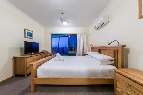 Paradise Penthouse At Waves - Airlie Beach - Tourism Noosa 15