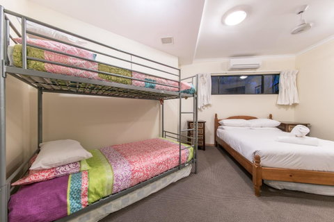 Paradise Penthouse At Waves - Airlie Beach - Tourism Noosa 17