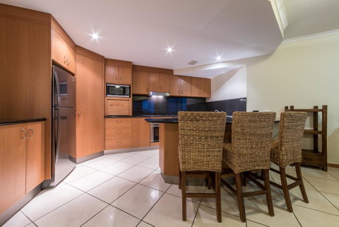 Paradise Penthouse At Waves - Airlie Beach - Tourism Noosa 6