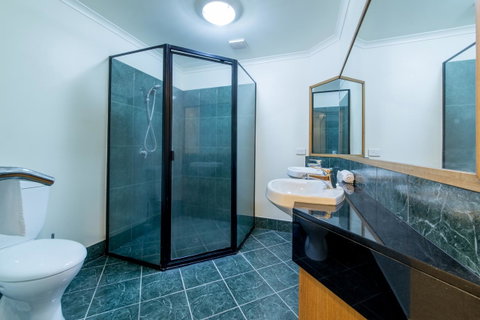 Paradise Penthouse At Waves - Airlie Beach - Tourism Noosa 20