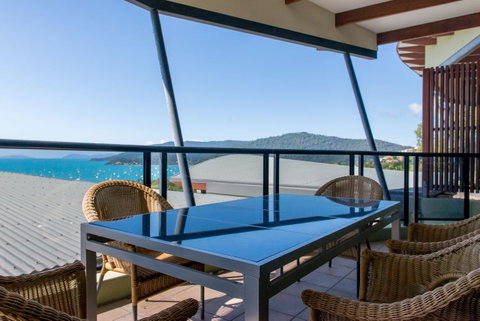 Paradise Penthouse At Waves - Airlie Beach - Tourism Noosa 25