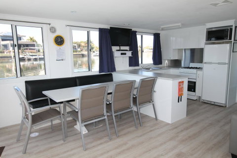Coomera Houseboats - Tourism Noosa 16