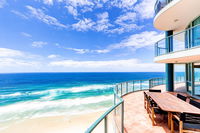 The Waterford on Main Beach