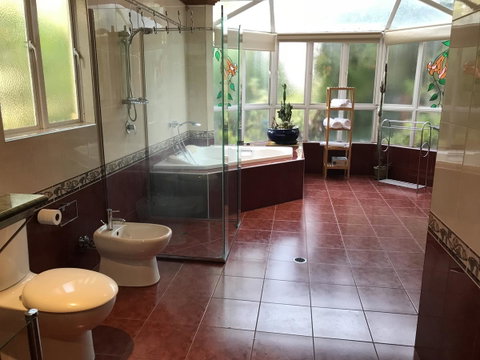 Taj On Byrnes - Private Luxury Apartment Mareeba - Tourism Noosa 3