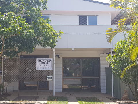 Highland House - Tourism Noosa 0