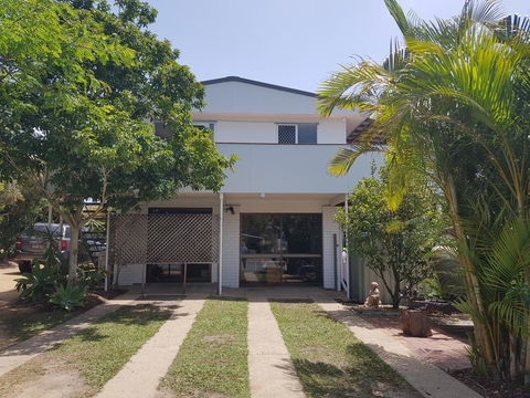 Highland House - Tourism Noosa 9