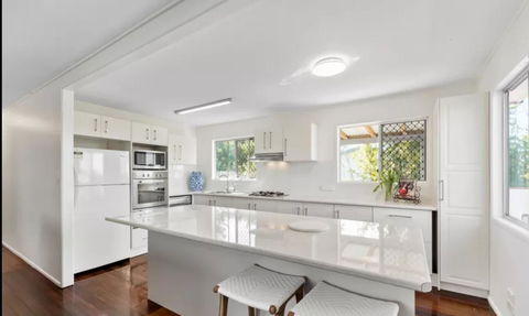 Highland House - Tourism Noosa 11