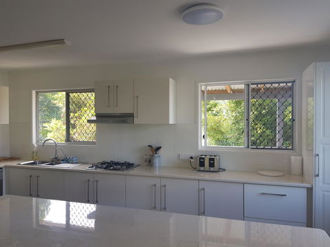 Highland House - Tourism Noosa 17
