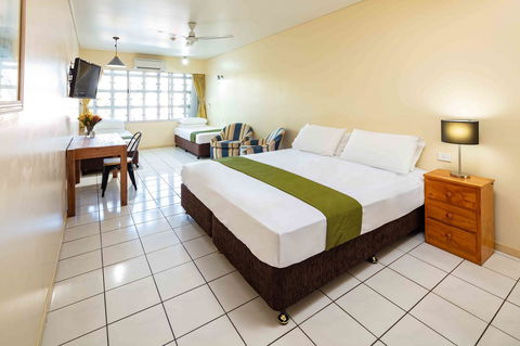 Hides Hotel - Tourism Noosa 13