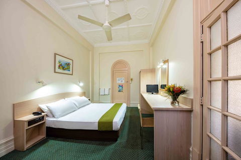 Hides Hotel - Tourism Noosa 15