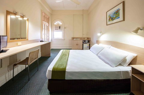 Hides Hotel - Tourism Noosa 16
